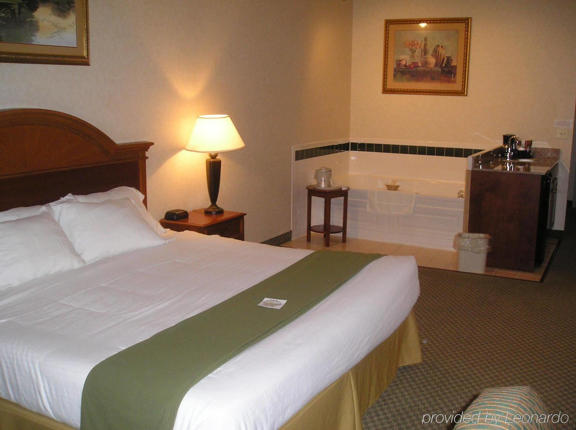 Holiday Inn Express Hotel & Suites Elkhart-South, An Ihg Hotel Buitenkant foto